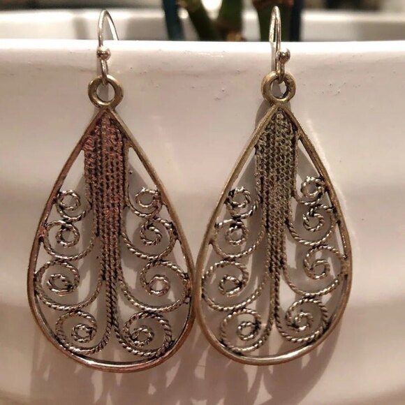 Filigree Teardrop Dangle Earrings Silver Tone - Picture 2 of 4